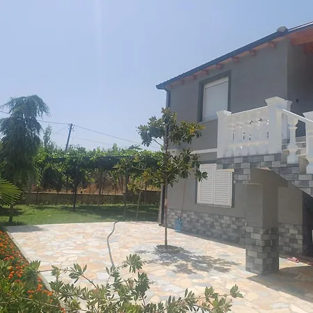 Semesterbostad Hamit House Vacation *